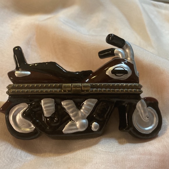 NEW MOTORCYCLE HINGED CERAMIC TRINKET BOX - UNSIGNED  - NEW WITHOUT TAG - Picture 8 of 8